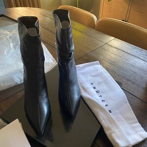 Unutzer Napa carmelina short boots booties black size 7